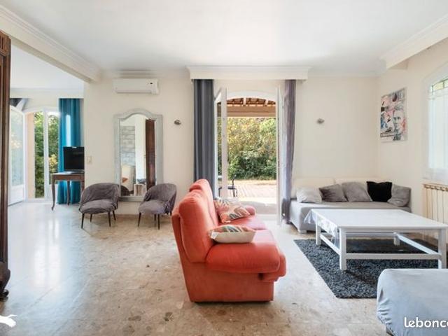 Villa 6 pièces 166 m²