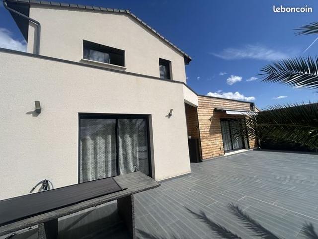 Villa 6 pièces 166 m²