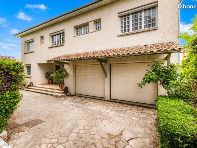Villa 6 pièces 167 m²