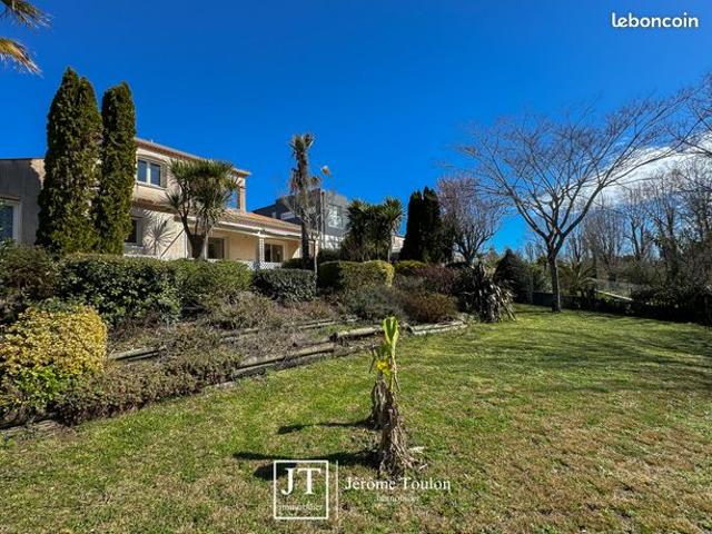 Villa 6 pièces 168 m²