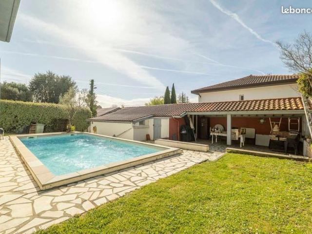 Villa 6 pièces 170 m²