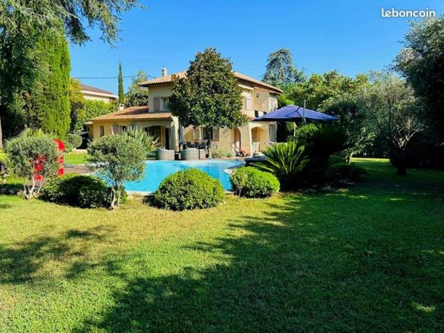 Villa 6 pièces 170 m²