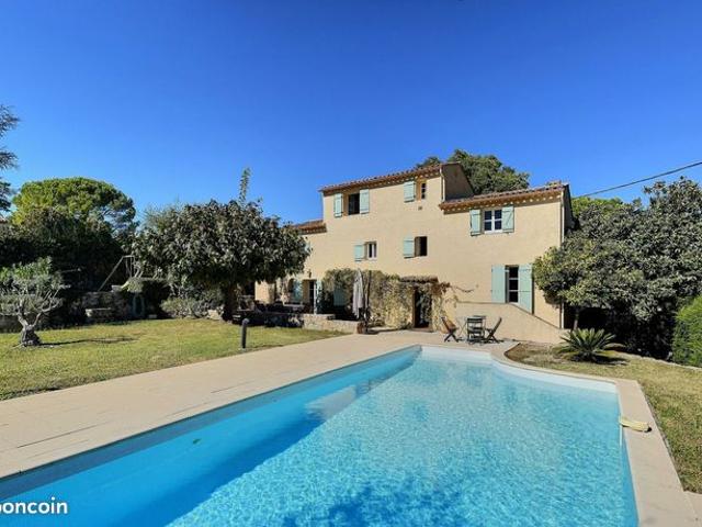 Villa 6 pièces 170 m²