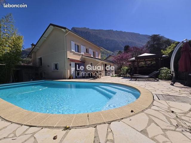 Villa 6 pièces 171 m²