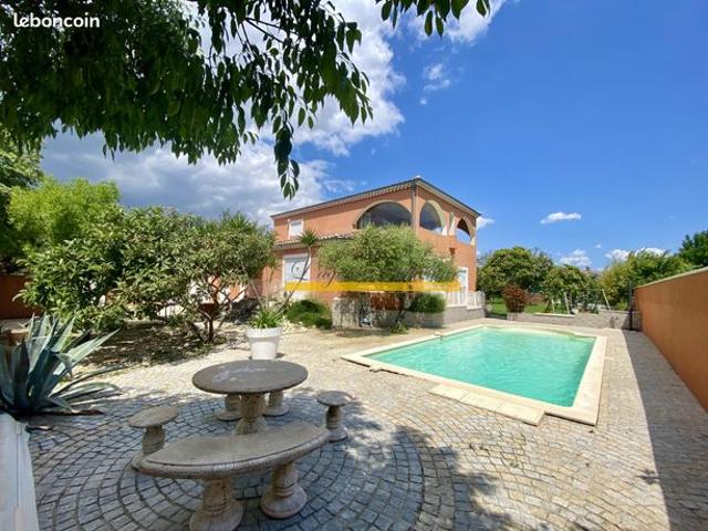 Villa 6 pièces 174 m²