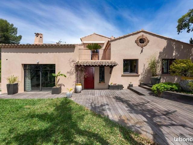 Villa 6 pièces 175 m²