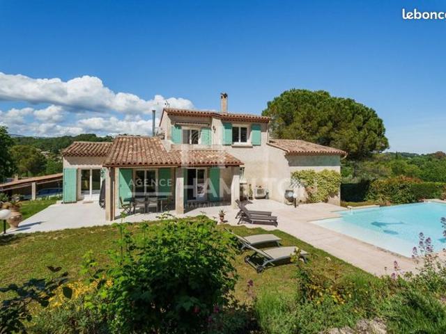 Villa 6 pièces 176 m²