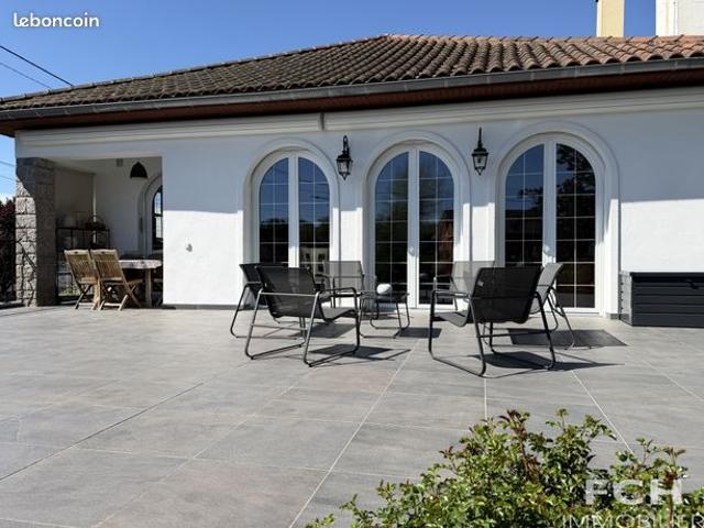 Villa 6 pièces 176 m²