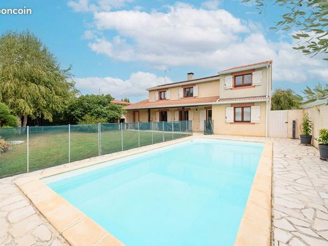 Villa 6 pièces 176 m²