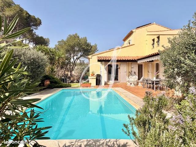 Villa 6 pièces 177 m²