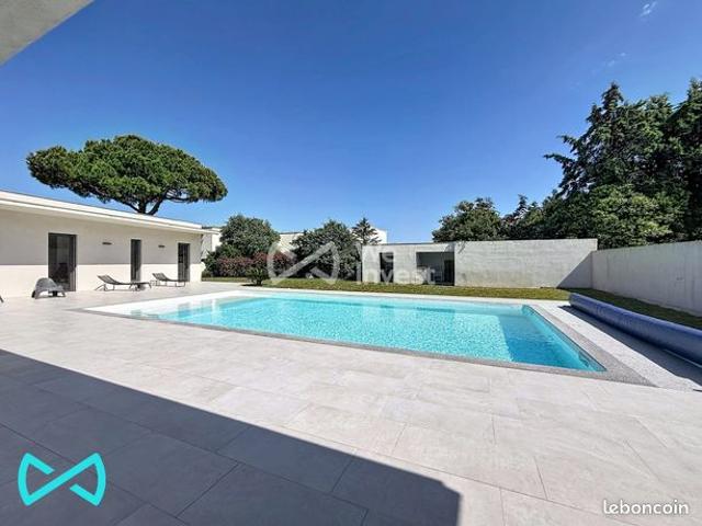 Villa 6 pièces 178 m²