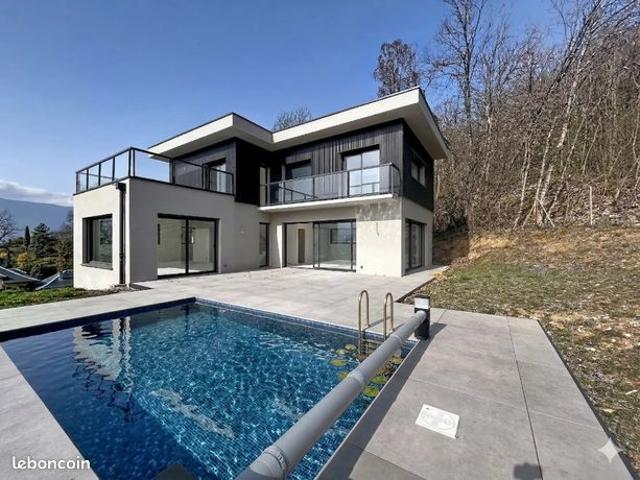 Villa 6 pièces 179 m²