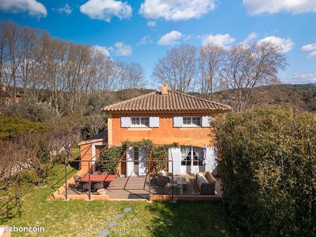 Villa 6 pièces 179 m²