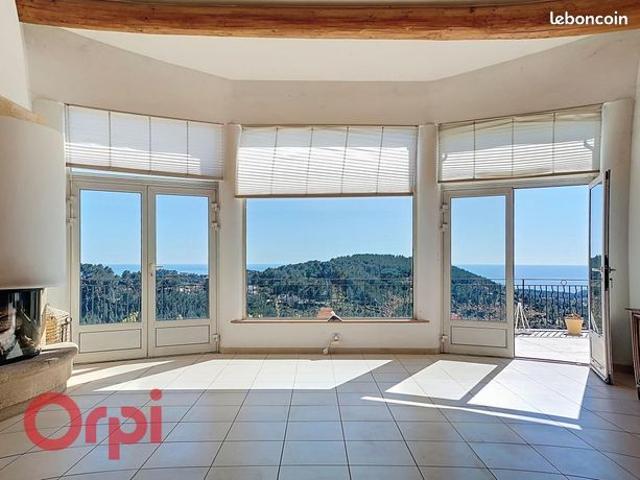 Villa 6 pièces 179 m²