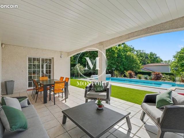 Villa 6 pièces 179 m²