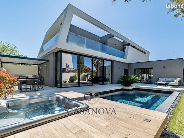 Villa 6 pièces 180 m²