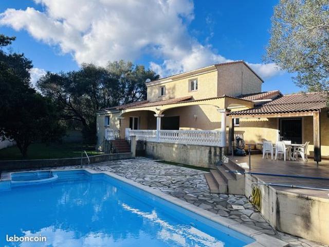 Villa 6 pièces 180 m²