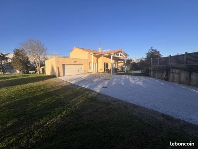 Villa 6 pièces 180 m²