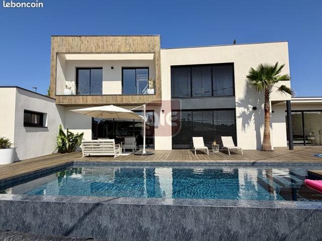 Villa 6 pièces 180 m²