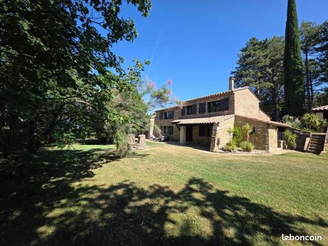 Villa 6 pièces 180 m²