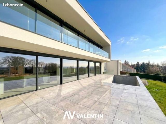 Villa 6 pièces 180 m²