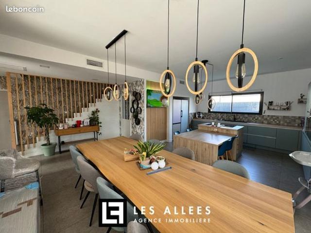 Villa 6 pièces 180 m²