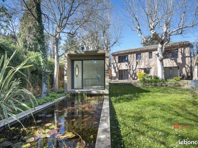 Villa 6 pièces 180 m²