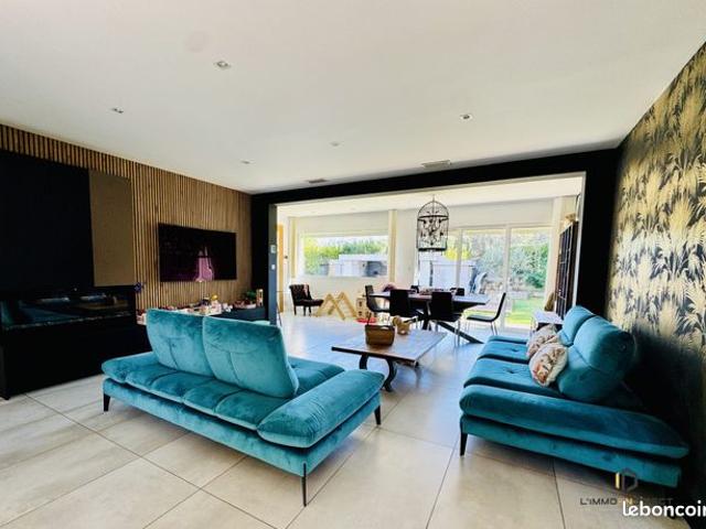 Villa 6 pièces 180 m²
