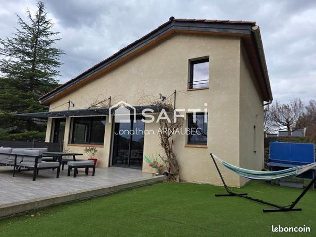 Villa 6 pièces 180 m²