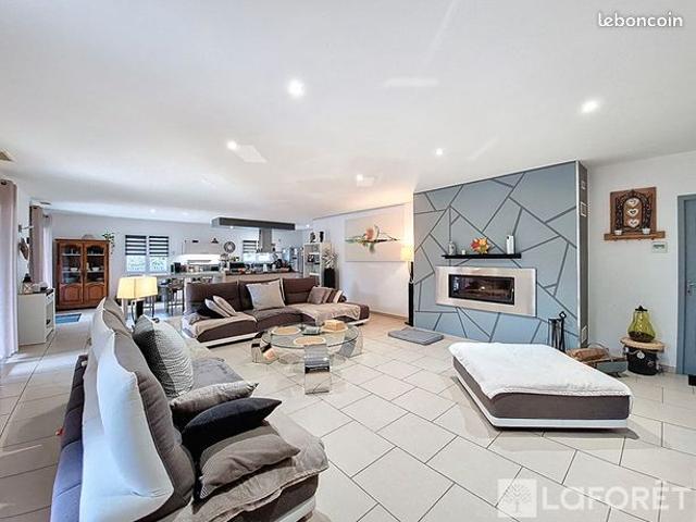 Villa 6 pièces 180 m²