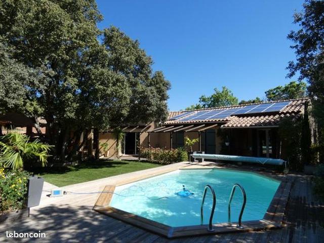 Villa 6 pièces 180 m²
