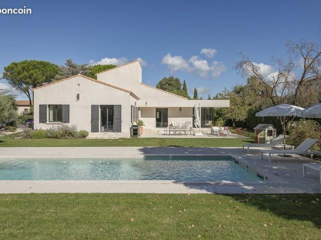 Villa 6 pièces 180 m²