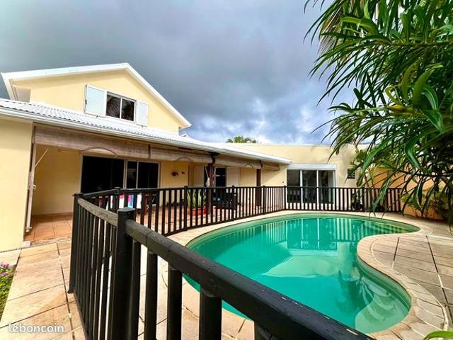 Villa 6 pièces 180 m²