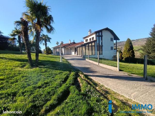 Villa 6 pièces 180 m²