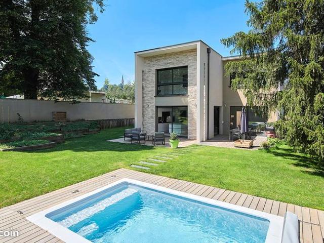 Villa 6 pièces 180 m²