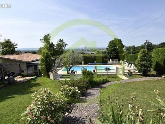 Villa 6 pièces 180 m²