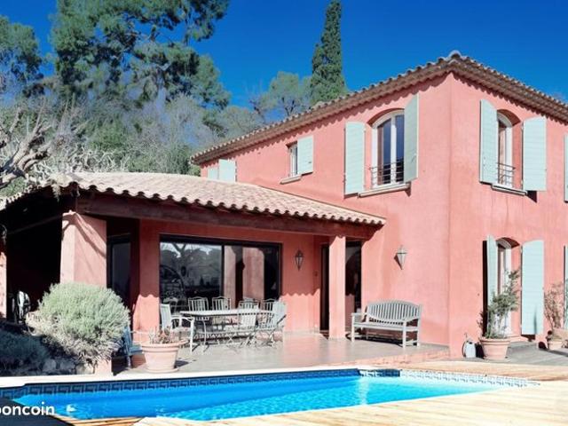 Villa 6 pièces 180 m²