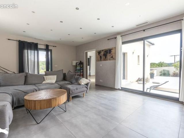 Villa 6 pièces 180 m²