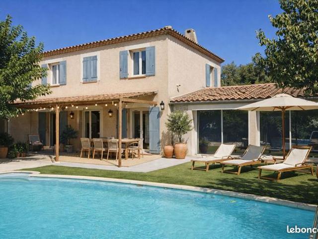 Villa 6 pièces 180 m²
