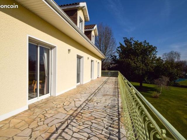 Villa 6 pièces 180 m²
