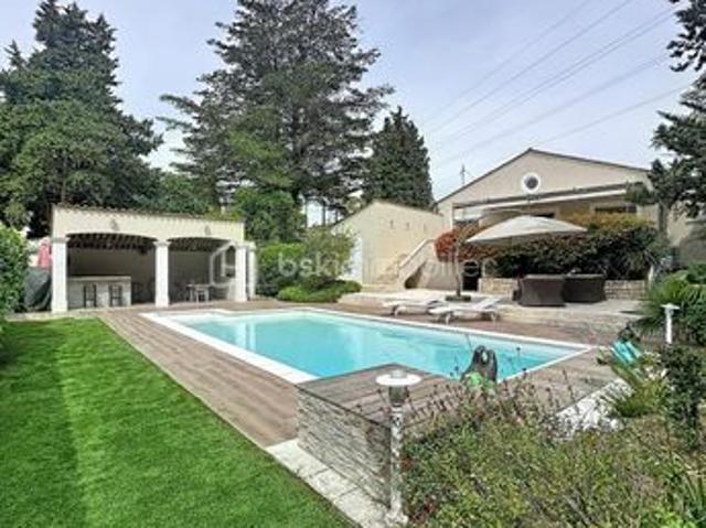 Villa 6 pièces 202 m²