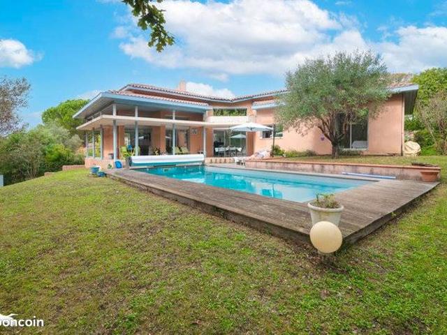Villa 6 pièces 181 m²
