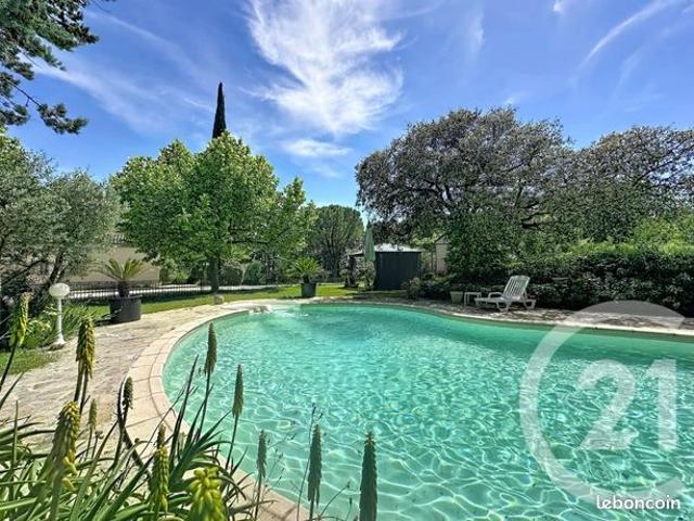 Villa 6 pièces 182 m²