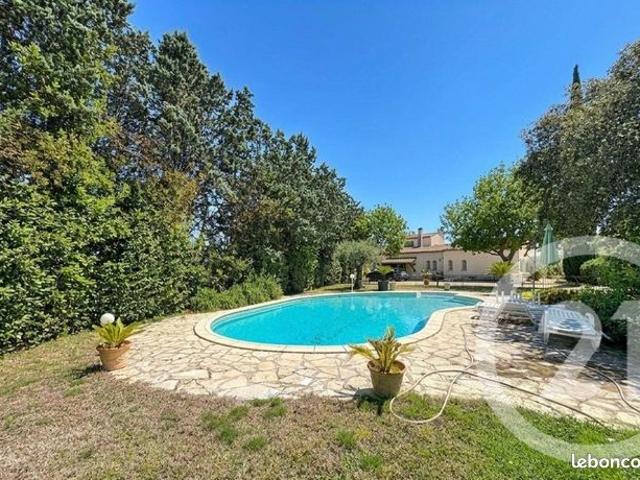 Villa 6 pièces 182 m²