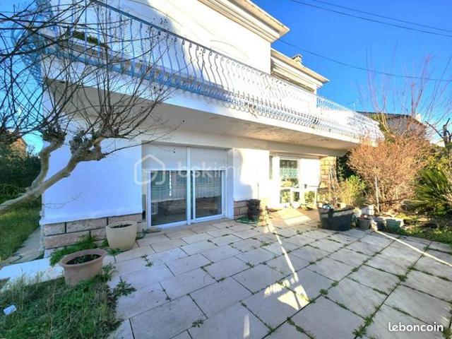 Villa 6 pièces 182 m²