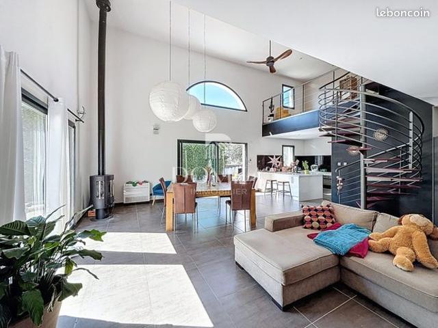 Villa 6 pièces 182 m²