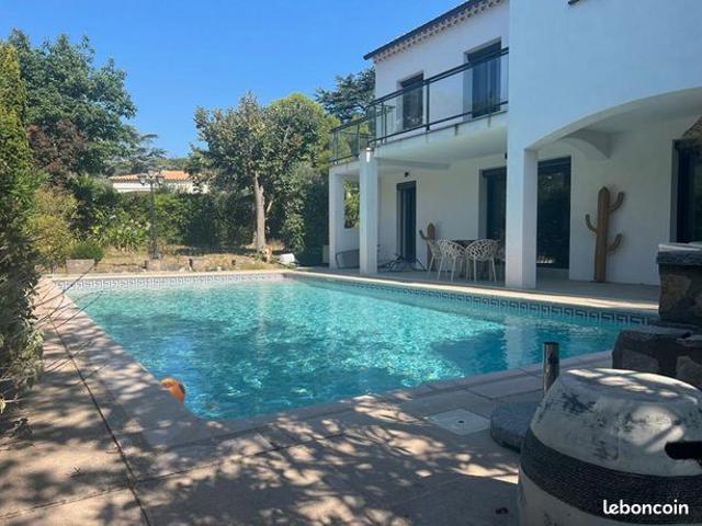 Villa 6 pièces 183 m²