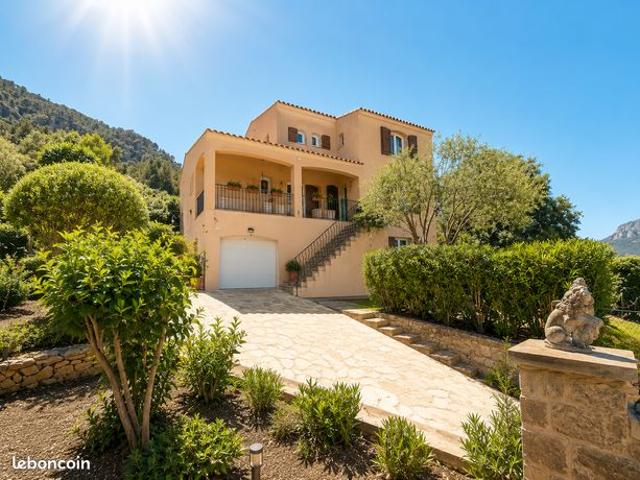 Villa 6 pièces 183 m²