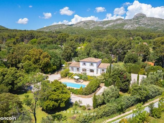 Villa 6 pièces 184 m²