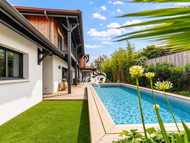 Villa 6 pièces 185 m²